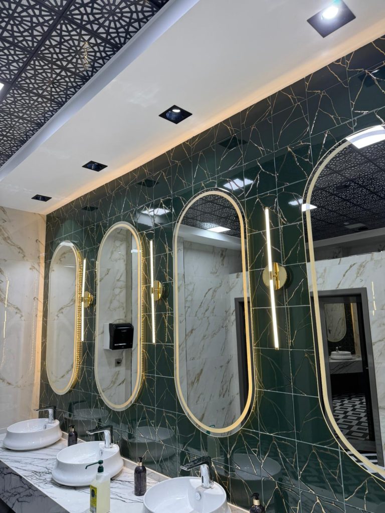 Modern Gold LED Aplik